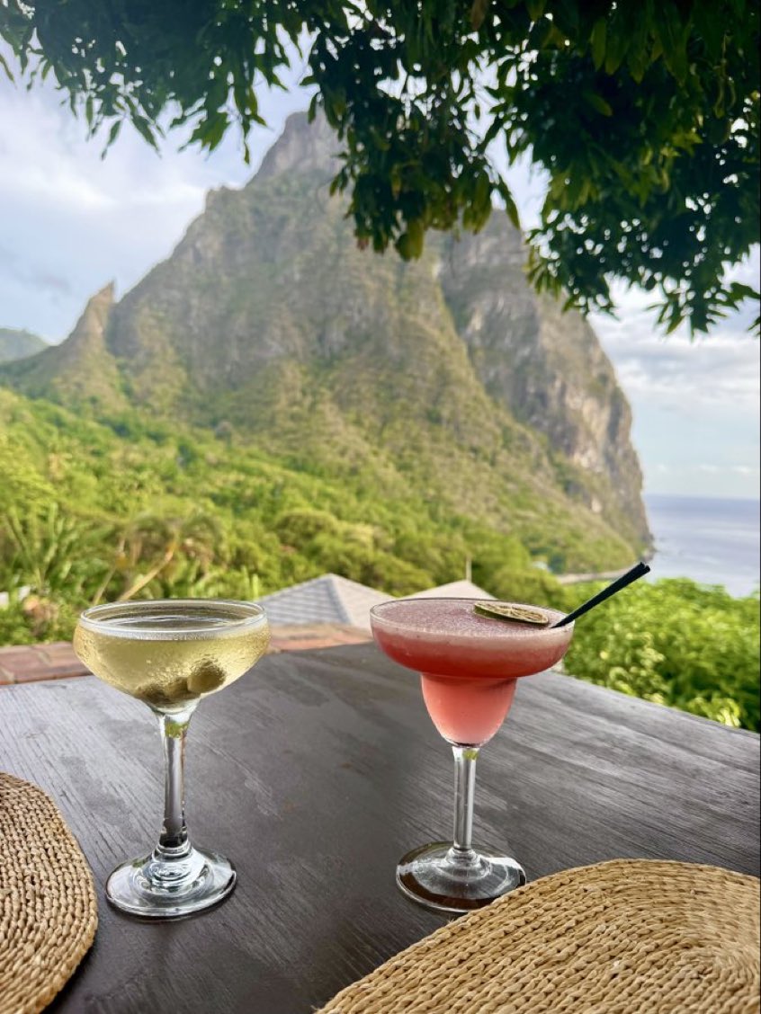 R0SIEROO__'s tweet photo. Out for cocktails with a gf, soaking in a beautiful view and enjoying a lovely evening together 🥰

Since experiences are always better when they’re fully funded… send £100 to reimburse our cocktails 🍸🤍 https://t.co/baY0cI4mRN