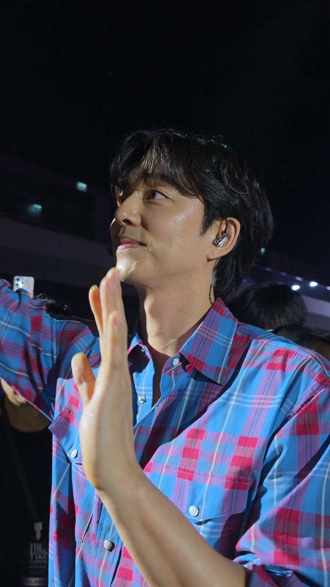 paphawameow's tweet photo. โอ่ยยย จะเป็นลม 
สมฉายา ลมหายใจแห่งภาคพื้นเอเชีย😭😭🥺🥺🫶

#공유 #GongYoo #กงยู 
#GongYoo_Asia_Fanmeeting_Tour https://t.co/vAex2juSRl