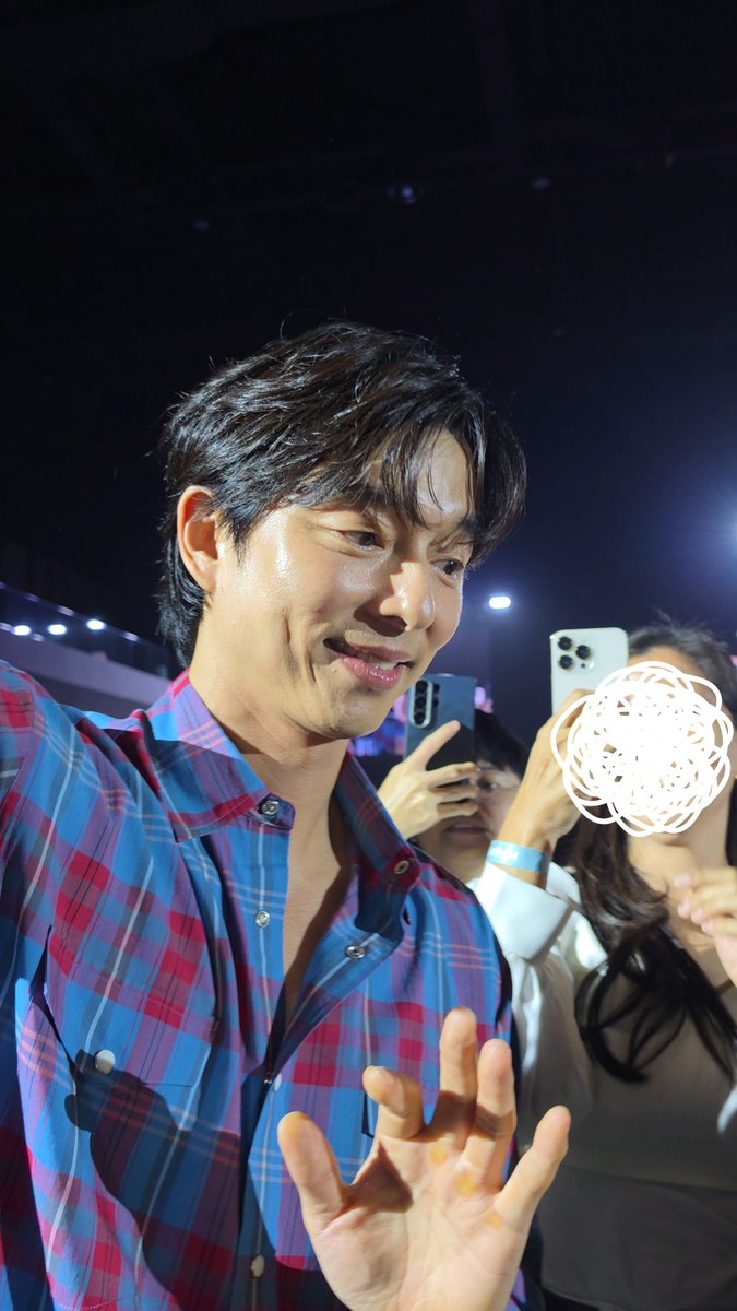 paphawameow's tweet photo. โอ่ยยย จะเป็นลม 
สมฉายา ลมหายใจแห่งภาคพื้นเอเชีย😭😭🥺🥺🫶

#공유 #GongYoo #กงยู 
#GongYoo_Asia_Fanmeeting_Tour https://t.co/vAex2juSRl