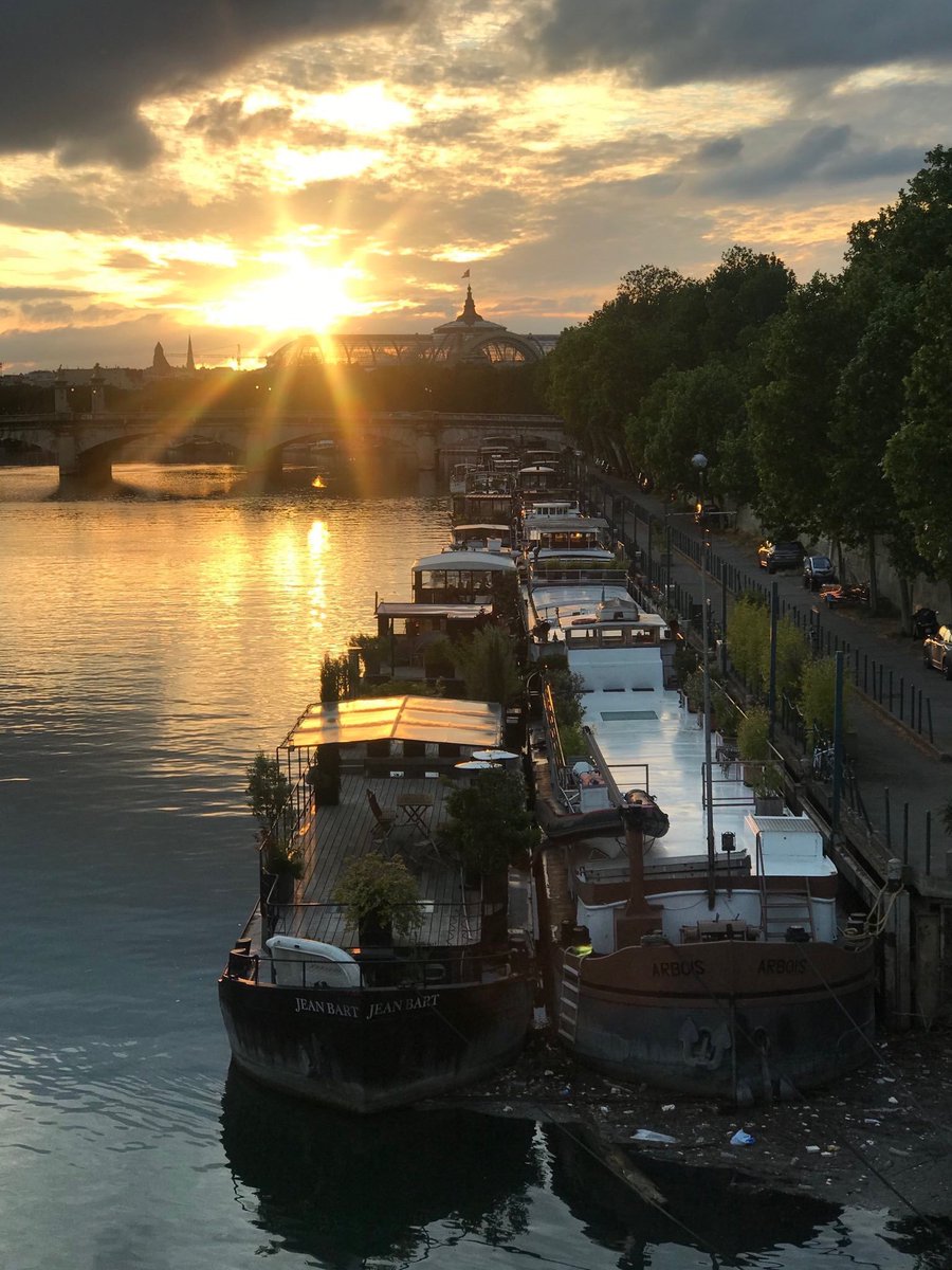 parisvisites tweet picture