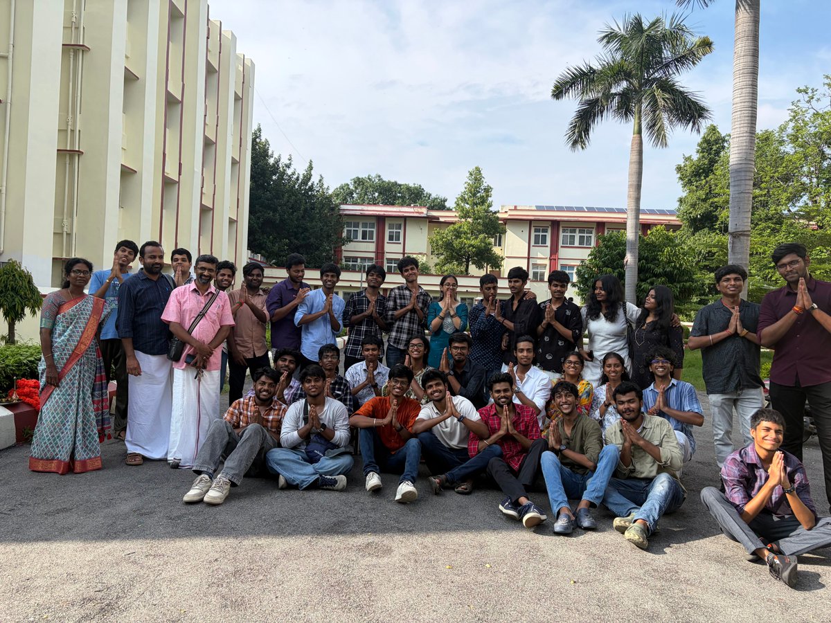 KTSangamVNS's tweet photo. 🎶 மாணவர்கள் &amp; குழந்தைகள் கலை நிகழ்ச்சிகள் 
🙏 தமிழால் இணைவோம், தமிழைக் காப்போம்! 
#KasiTamilSangam #TamilUnity #AnnualCelebration https://t.co/3skLijQwsw