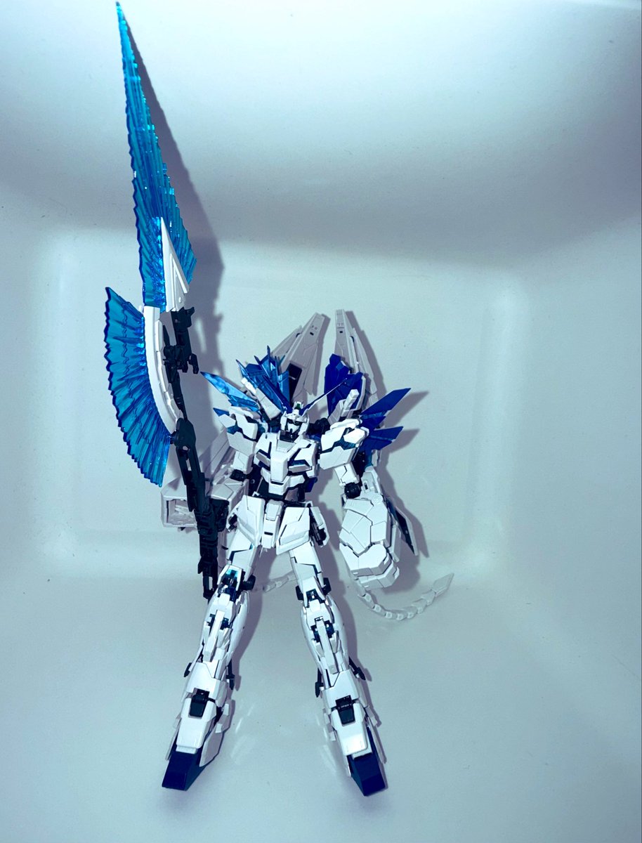 lifewithgunpla's tweet photo. RG 1/144 ガンダムベース限定 ユニコーンガンダム ペルフェクティビリティ

ハイパービームジャベリンは
かっこいい

白と青の色合いも良き

だが製作難易度が高かったなぁ

RGは作るのが大変だ

#RG
#ユニコーンガンダム
#ペルフェクティビリティ https://t.co/oDY2QRBVok