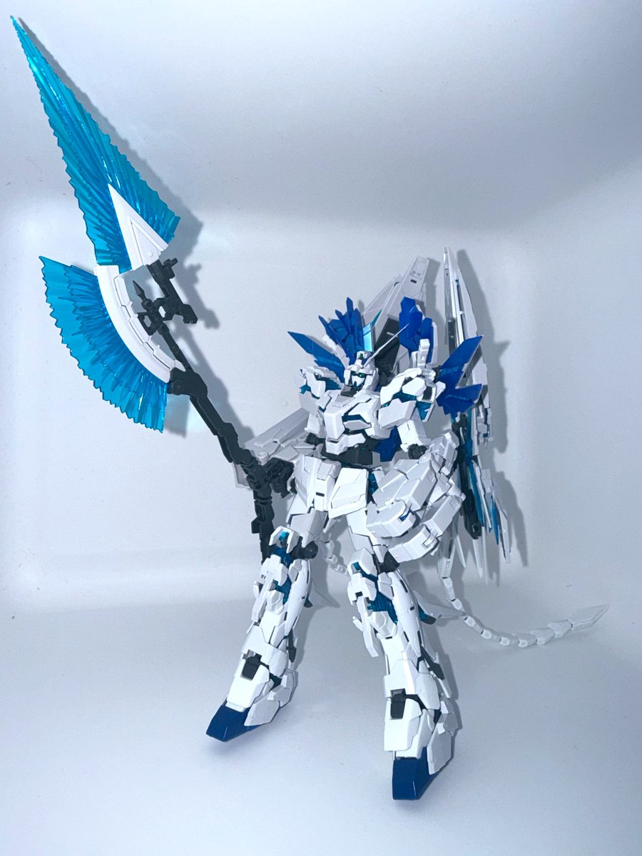 lifewithgunpla's tweet photo. RG 1/144 ガンダムベース限定 ユニコーンガンダム ペルフェクティビリティ

ハイパービームジャベリンは
かっこいい

白と青の色合いも良き

だが製作難易度が高かったなぁ

RGは作るのが大変だ

#RG
#ユニコーンガンダム
#ペルフェクティビリティ https://t.co/oDY2QRBVok