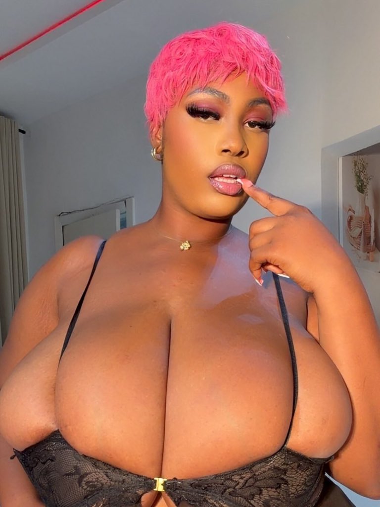 MIMIOFFICIAL___'s tweet photo. Sexy Asf 🥵😍 https://t.co/E6joGxvCla