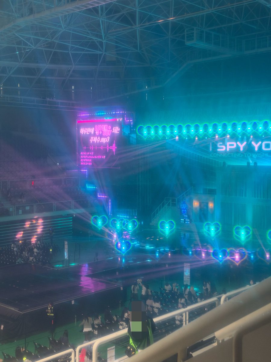 tte0yeoni's tweet photo. 아이폰 18프로 좋네… https://t.co/oRnBFq0iCG