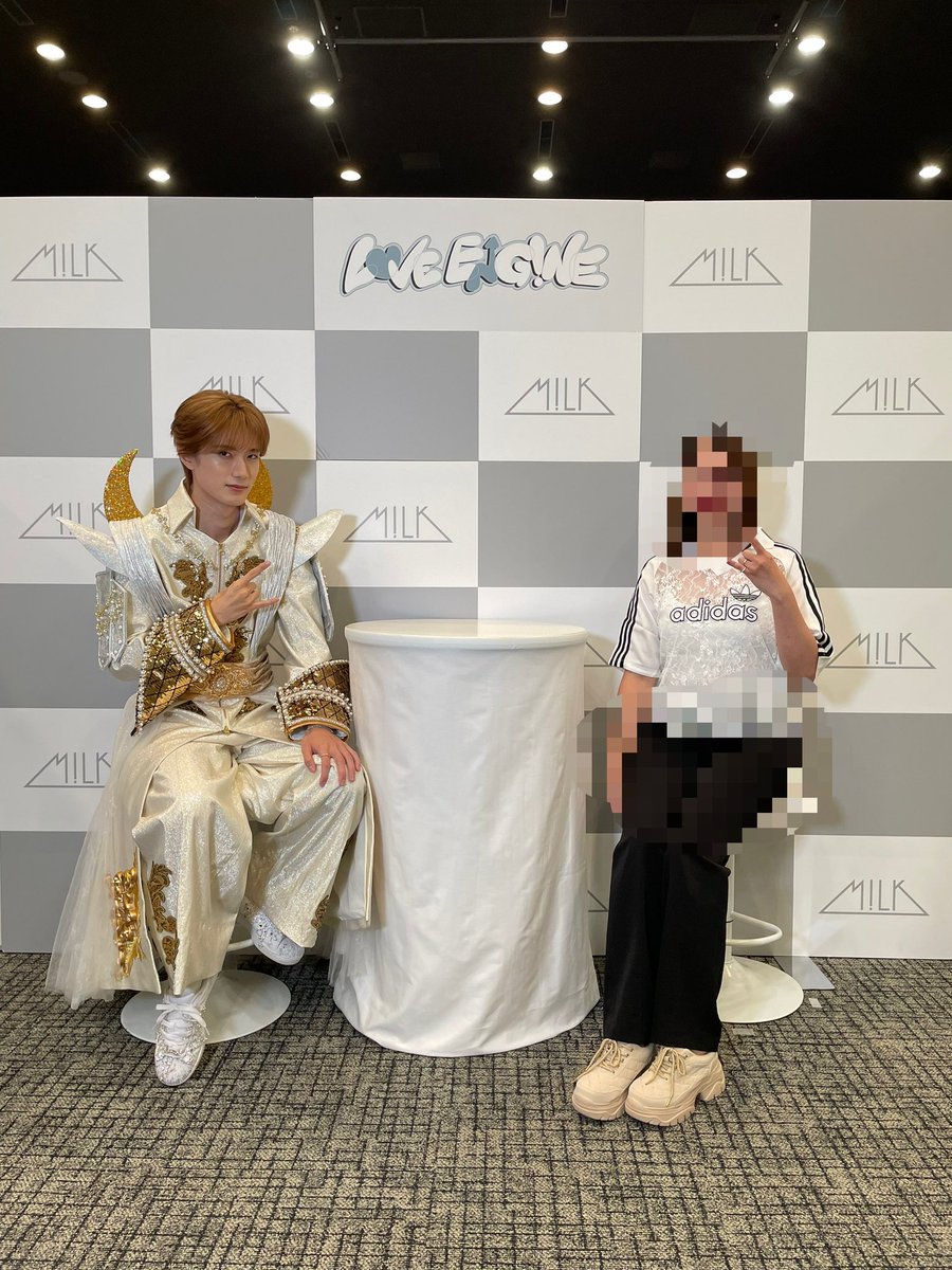KingPri96385290's tweet photo. 全然上手く撮れなかったけど、ちゃんと目見て｢ありがとうございました！｣って言えたから満足です🥺
それにしても顔ちっちゃすぎる…
美、美、美って感じ🫶 https://t.co/cfwkH2ae3M