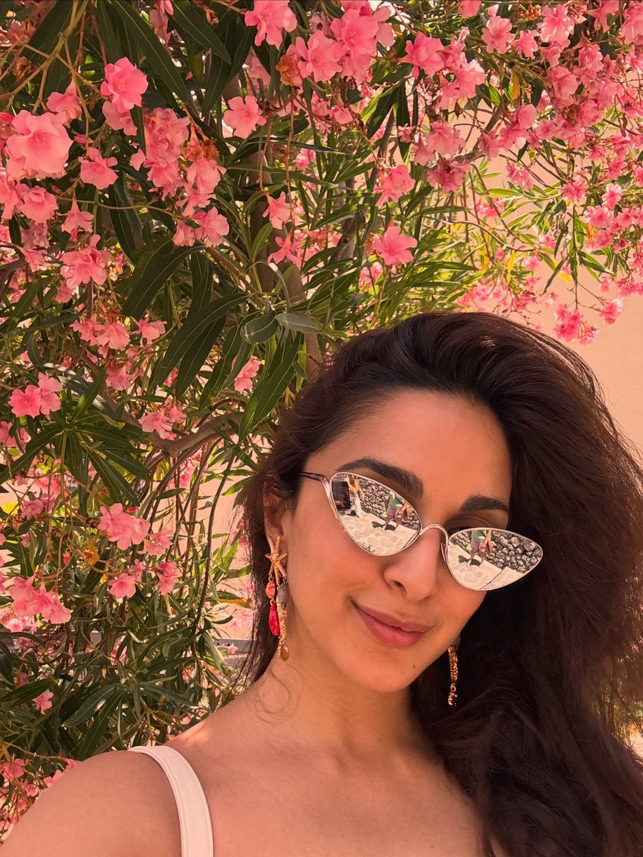 ursniresh's tweet photo. Kiara Advani From Her Vacay 

#Kiara #KiaraAdvani https://t.co/OORxP4qnbt