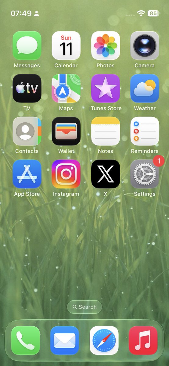 jvepng's tweet photo. Skeuo iOS 6 → Liquid Glass iOS 27 https://t.co/8g9iLK9KNP