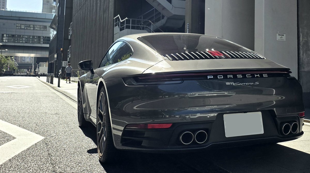 iado_v's tweet photo. ポルシェスタジオ銀座様にて911とカイエン試乗させていただきました！
まさか憧れの車に乗れるとは思ってもいなかった
これは欲しくなる(｡>ㅿ<｡) https://t.co/NhuvBgkYA7