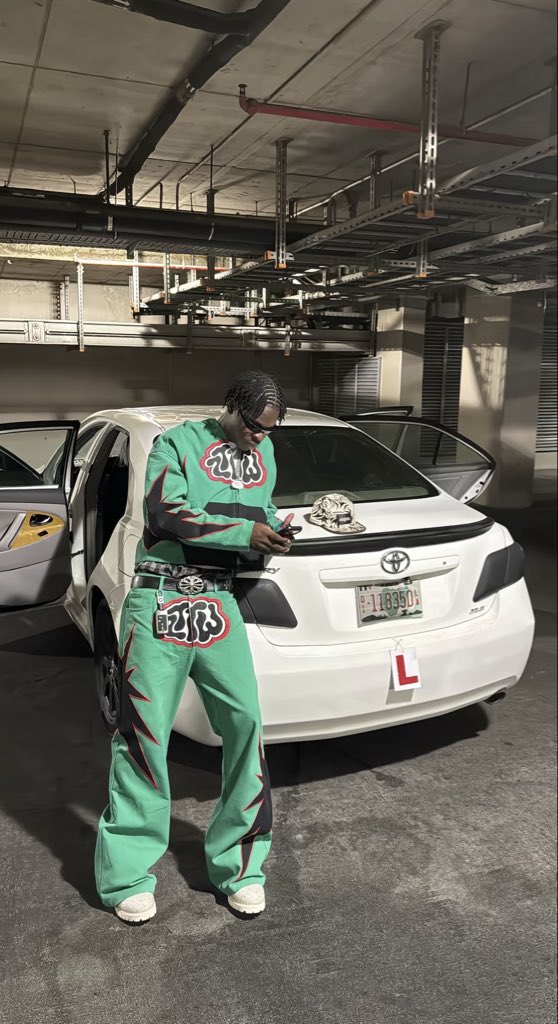 vector_olal's tweet photo. Tiktok influencers Mikido and Milkish just bought a camry car worth 50million naira each 😩❤️ https://t.co/TIQNNkETup