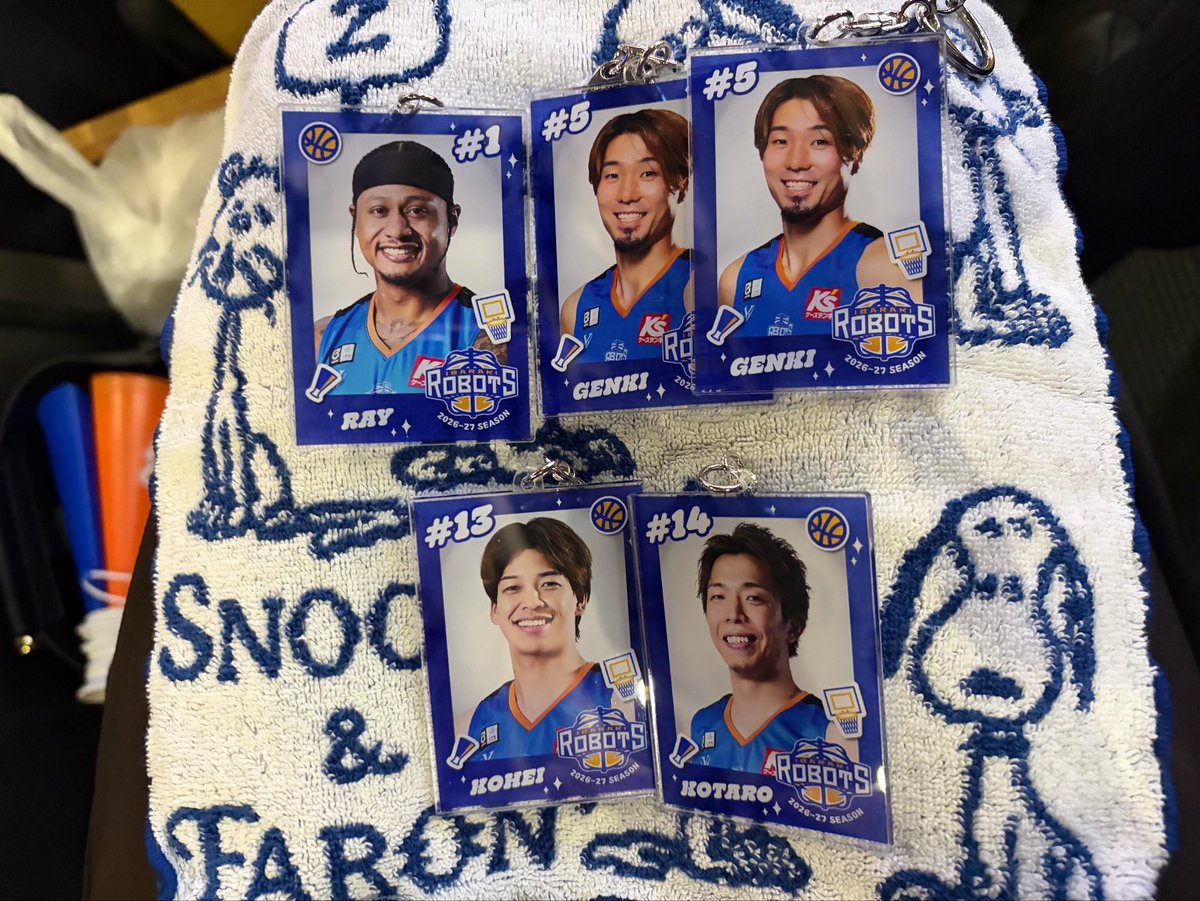 y_2423e's tweet photo. #茨城ロボッツ
◎譲
チェキトレカ風キーホルダー
1 5×2 13 14

◎求
15 or 定価　(交換優先)

本日会場にいます！ https://t.co/aMZnfWJYv3