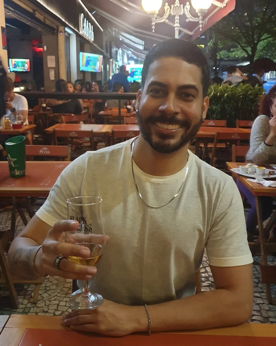 FosteWbDrakeien's tweet photo. Segundou com foco, café e vontade de fazer acontecer. https://t.co/oLqEEsro57