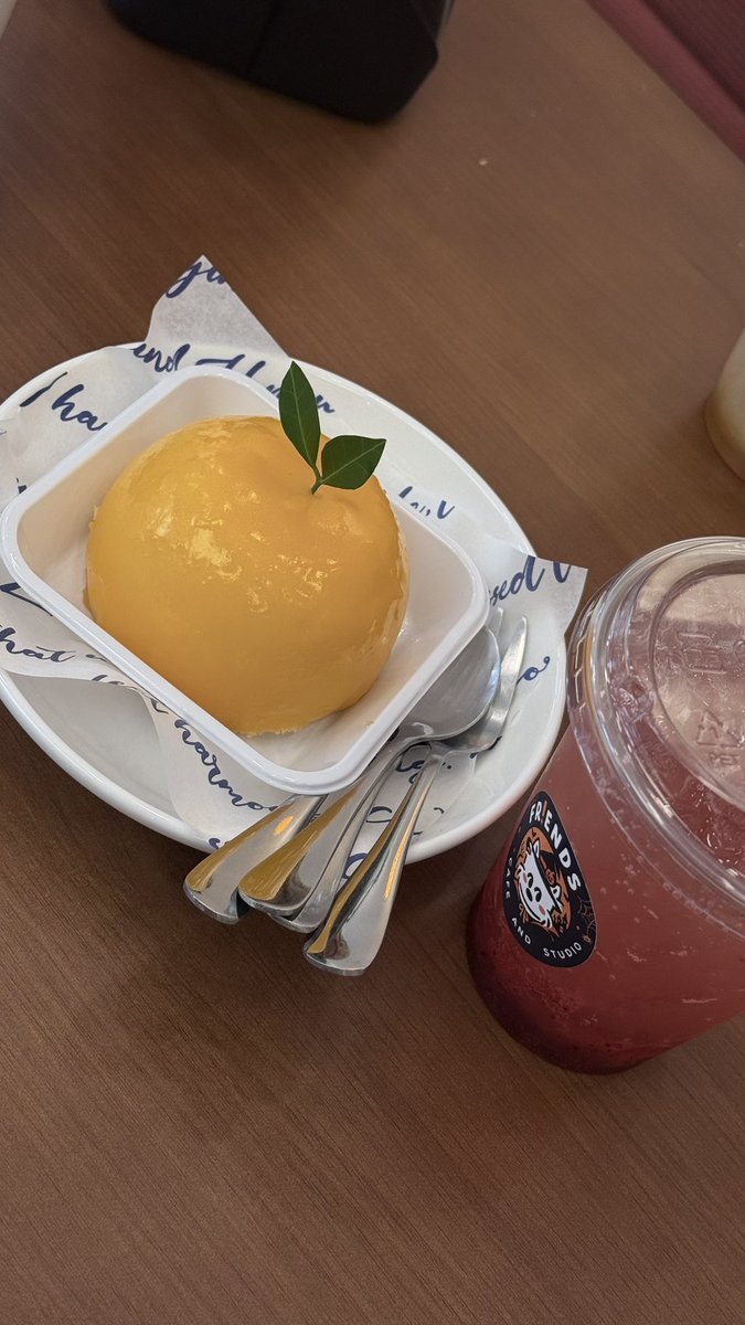 huange__'s tweet photo. 🍊 https://t.co/ZfhhG4Bz6P