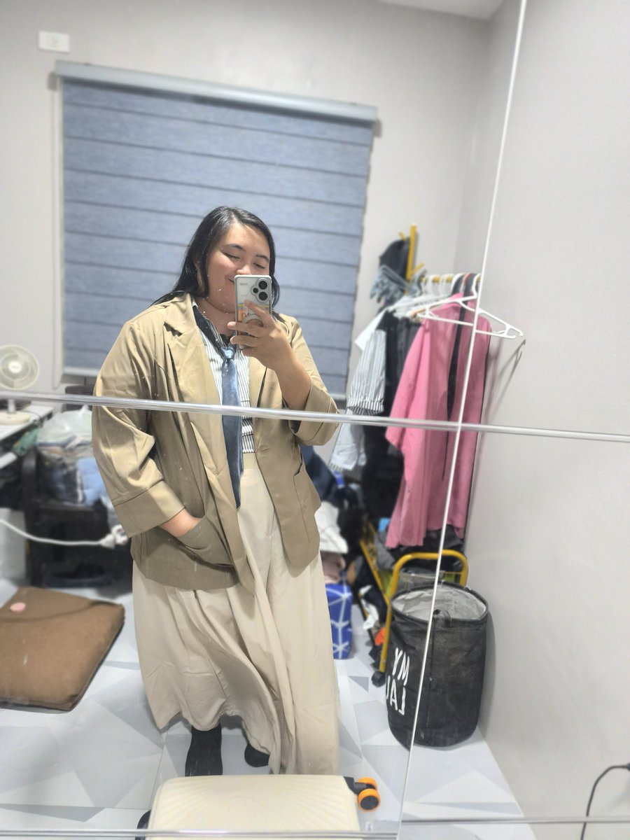 imnotclemzsa's tweet photo. fitting outfits pero di ko dinala sa Taiwan kase muka akong tindera ng isa sa palengke 😭😭😭 https://t.co/h41OPSzv37