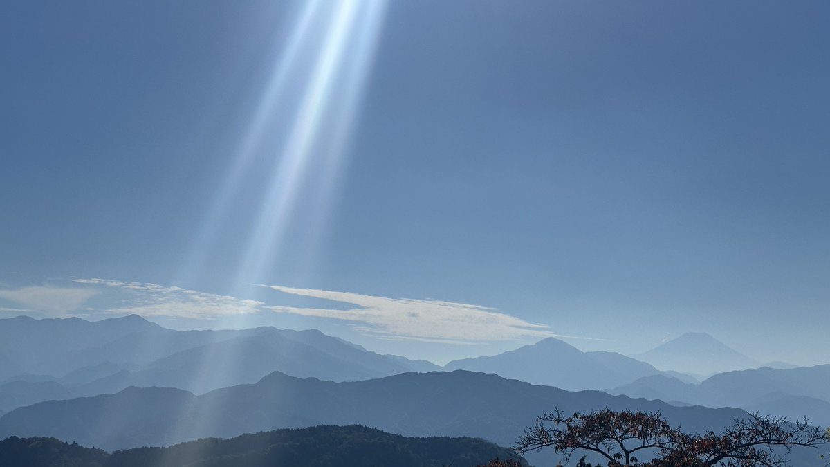 zir2501's tweet photo. 午後でもガスらないで山頂から富士山見えるの久しぶり https://t.co/zZcxdt8Tcf