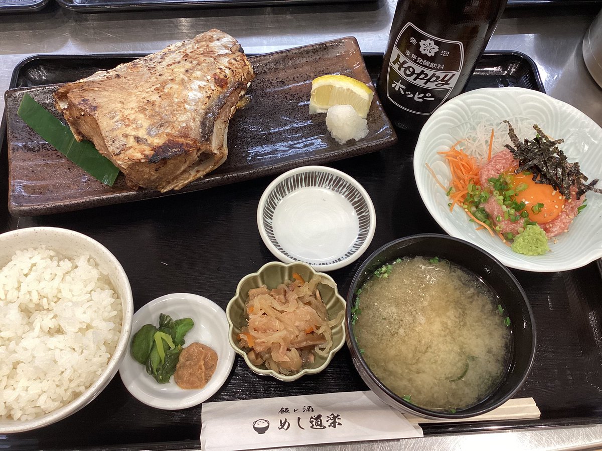 meshido_nerima's tweet photo. こんにちは😃

食堂めし道楽練馬店です✨
本日の日替わり定食は、【A. 南マグロカマ焼きとまぐろねぎとろ月見定食】または
【B.秋刀魚塩焼き定食】　　1390円です✨

数量限定！定食としてはもちろん、ちょい飲み&amp;一人飲みにも👌🍻

#練馬グルメ #練馬ランチ #練馬ディナー #練馬飲み #練馬居酒屋 https://t.co/ly9vSGPL2y