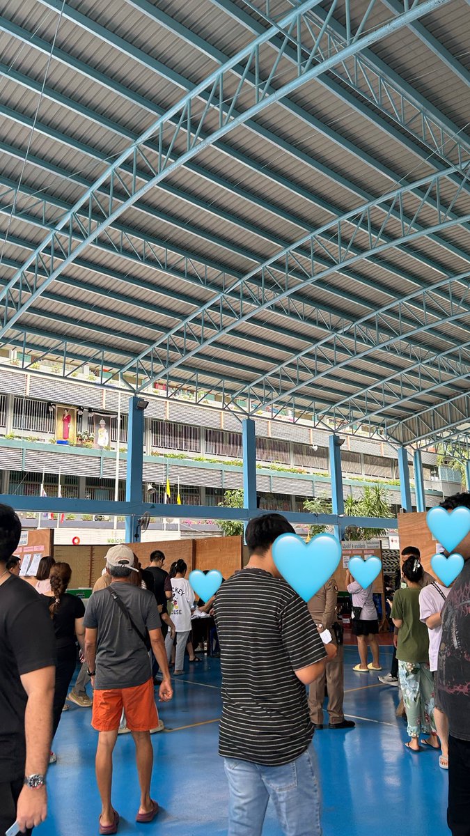 J_Niramol's tweet photo. คนมาเลือกตั้งกันเยอะมากกกก ดีใจอ่ะ🥹 ใครยังไม่ออกมา อย่าลืมมาใช้สิทธิ์ของตัวเองน้าาาา 
#เลือกตั้งบอร์ดประกันสังคม 
#ประกันสังคม https://t.co/2MEDTacSSz