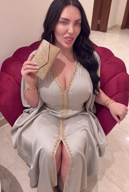 Sarahalbachaaa's tweet photo. Sitting pretty https://t.co/Af5GS6MP35