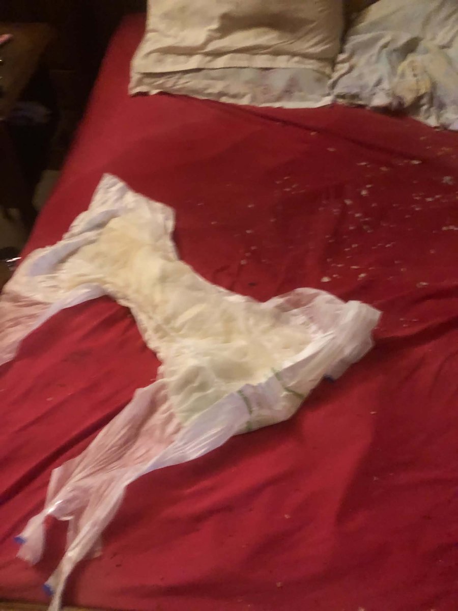 Babysissy8's tweet photo. Watch all worlds, 46 years old and has peed in the bed. - Regardez tous les mondes, 46 ans et a fait pipi au lit.
#adultbaby #abdl #diaperbaby #diapersissy #babysissy #exposure #reblog #reblogue https://t.co/vI9HHWvrkv