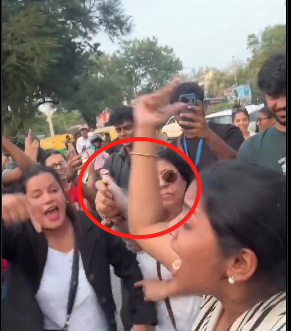 VijayGajeraO's tweet photo. The entire ecosystem and mainstream media had run a story in which some minors and some goons were attacking a car.

People who were in the car retaliated against the attack on their car.

The ecosystem had picked up a photo in which a minor boy who had earlier abused car passengers got beaten.

They ran the story by showing it as an attack by RSS/Hindu cadres on woman.

But they didn't utter a word on the real attack that happened on a woman, and that too with the deadliest pepper spray.

Because the attacker was from their ideology and she was on the ground to create riots.

The victim girl is a Hindu, and what was her crime? She was just asking for proof for the allegations of 'Vote chori'

This is how anti-Hindu ecosystems are working, and they are on the ground for unconstitutional regime change.