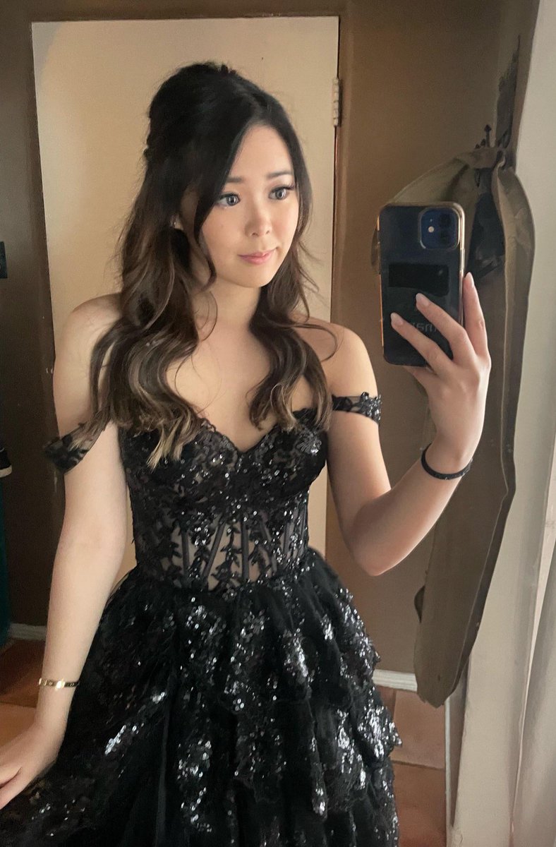 StreamHouseNSFW's tweet photo. -Hyoon 

-Bonnie

-ExtraEmily 

-Yonna Jay https://t.co/fiEwz8GreL