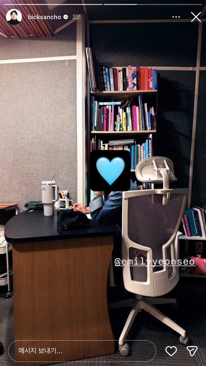 mywanandtheonly's tweet photo. wendy back at ingrid studio today working with bick sancho the composer/arranger behind her  songs  ‘Emotions’ and emily yeonseo the lyricist/composer of her song ‘Best Friend’ 🥹

like she said yesterday, her album ssw4 is about comfort https://t.co/oU5mFtpQmk