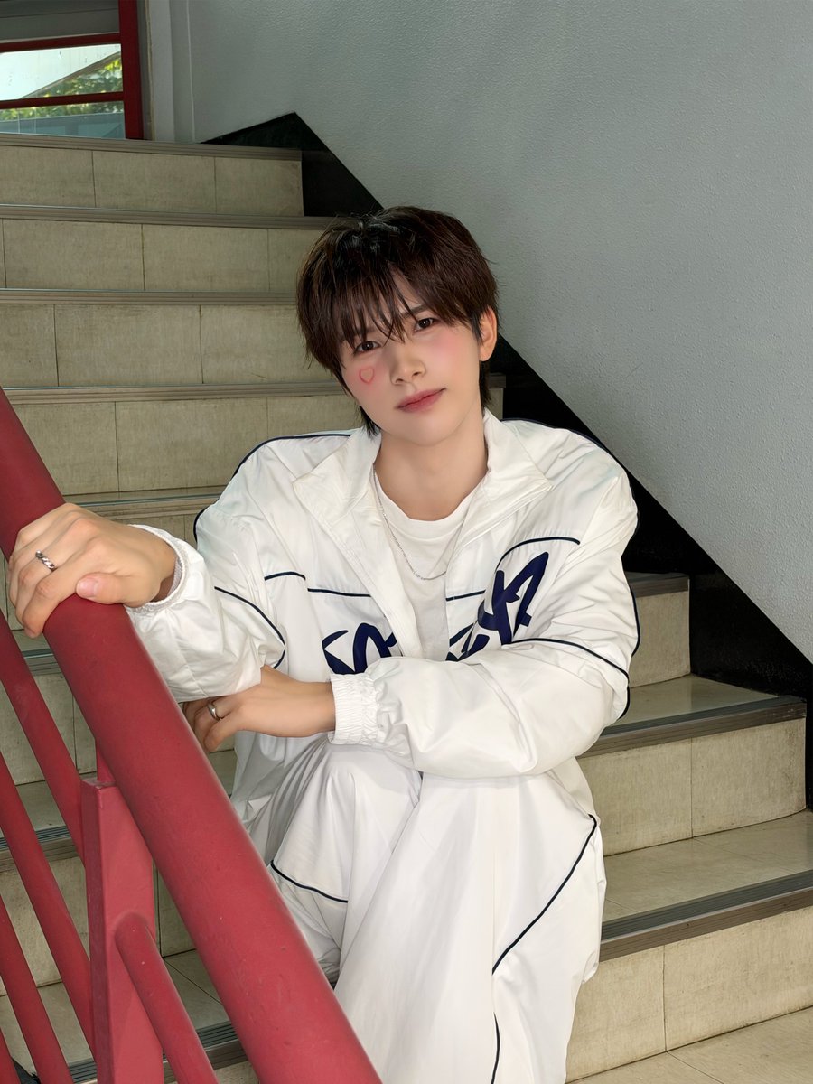 KO1KEYZofficial's tweet photo. [📸] 261011

SBS「#인기가요」
감사합니다!

🎀 #YUKI
Detail ➡︎https://t.co/zzxyfKj6h2

'KO1KEYZ' (Korean ver.) PV
🔗https://t.co/4xIBmFp1QE
Apple Music
🔗https://t.co/nt5gbOMgPp
Spotify
🔗https://t.co/pTP0S9St1f

#Inkigayo #人気歌謡
#KO1KEYZ #코이키즈 https://t.co/CDlPbiF6Rp