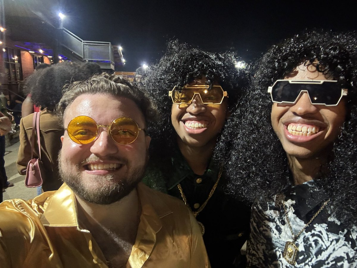 World_Paz's tweet photo. Another legendary #eezyball a time was had! https://t.co/y34yWpidsA