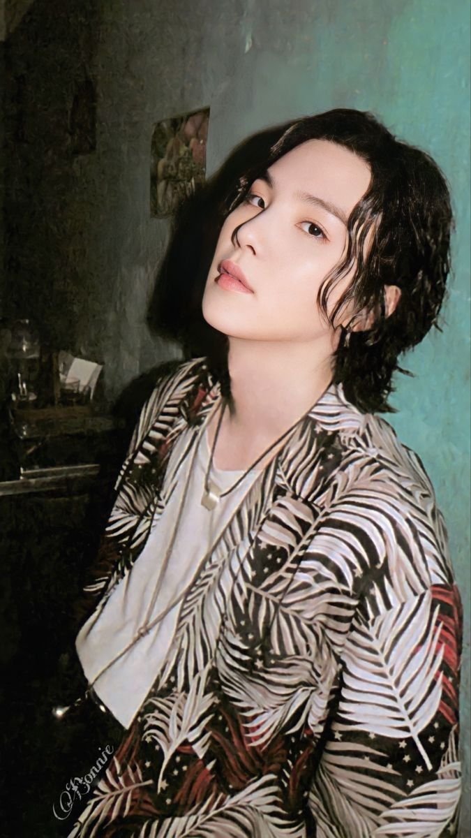 liagustdarchive's tweet photo. 4 fotos de mi bias y 4 mutis que lo hagan. Suga era D-DAY nunca te voy a superar. @koomirang @miniesmusee @jckivmin @Vminkookiislife https://t.co/ei7SyUTRww