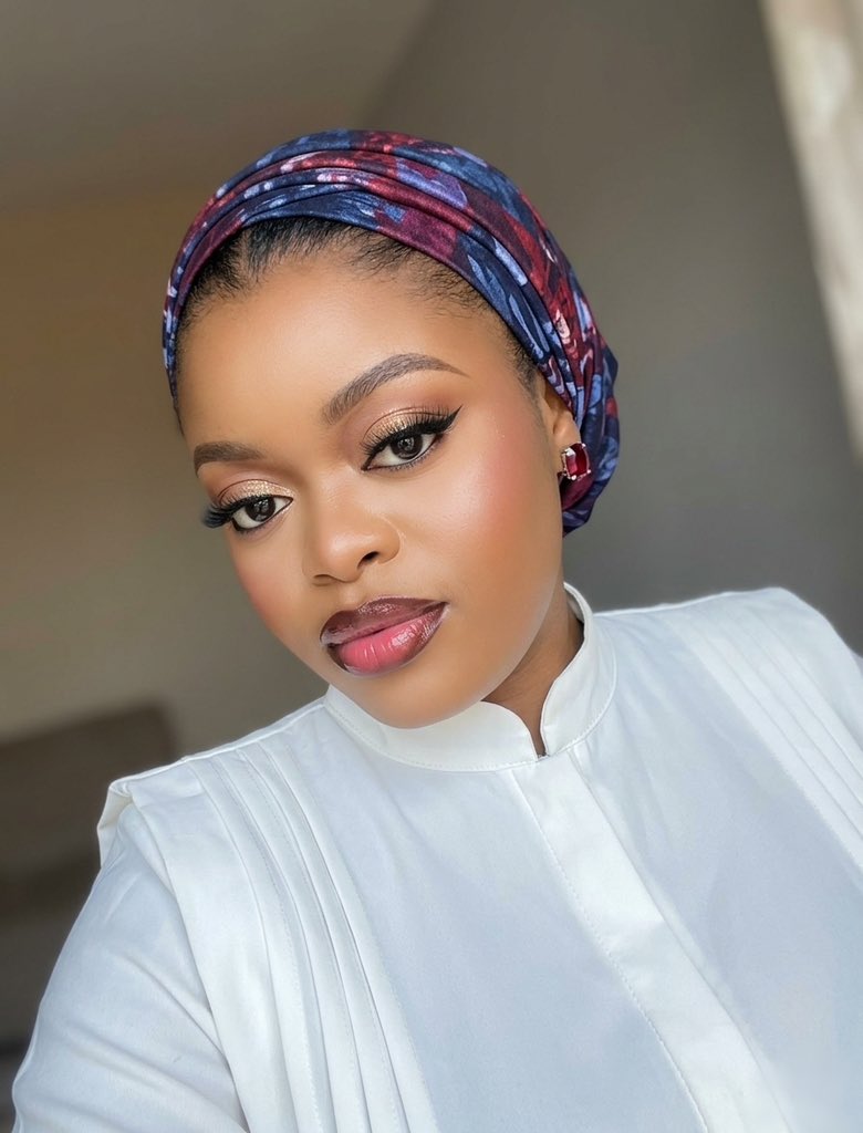 Esther_Dabira's tweet photo. Happy Sunday 🌸💕

May God guide our steps and direct our paths today.🙏
Make sure you go to church and pray for me. 🌚 https://t.co/pKgx6IW07C