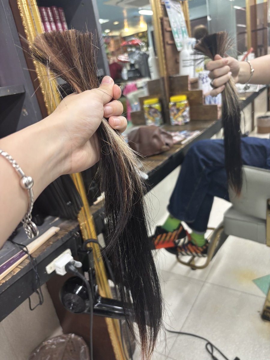 Apwjto's tweet photo. 髪切ったけど、稲葉あずさの為でもなんでもなくただの気分です

でもあずさって髪の毛ちぎれすぎだからご所望とあらばあげるよ:)

まずは１回土つけたので
次はGIRLSも頂戴ね

俺が王
 #pw_jto
 #明王 https://t.co/pmRdoZPoI8