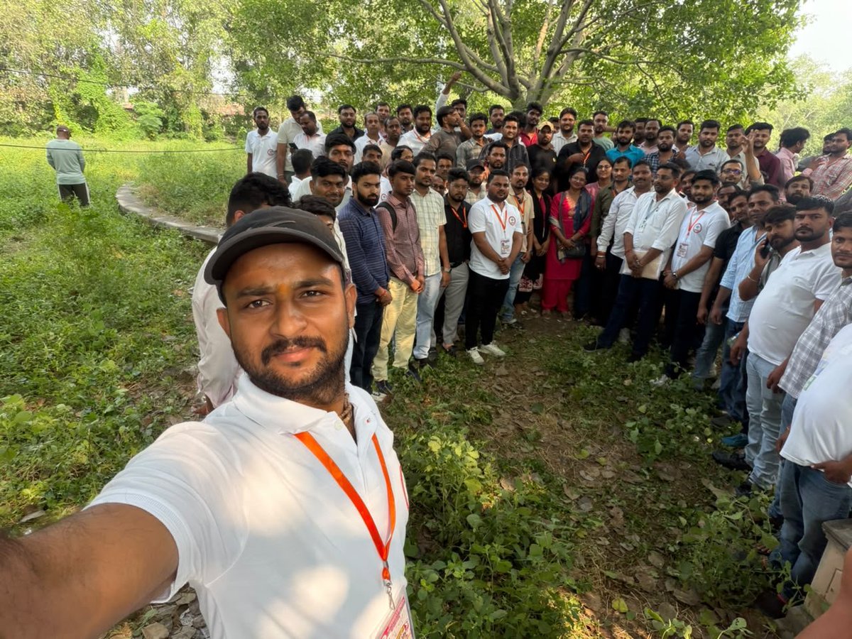 mdnazimiqubal's tweet photo. #CHOs की आवाज गूँज रही है।
परमानेंट + ₹4800 ग्रेड पे + PBI मर्ज – ये तीन जायज माँगें पूरी करो।
सरकार जागो और जवाब दो।
#CHOreglarCaddre #UPCHO
@myogiadityanath @brajeshpathakup @nhm_up
@PMOIndia 
@JPNadda https://t.co/ImVaZj59ih