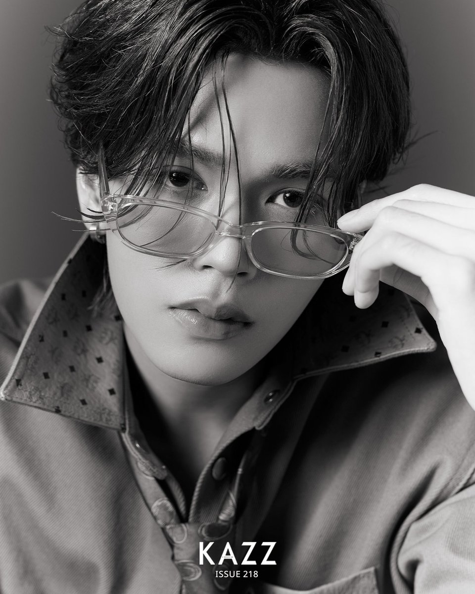 markjrtnfanclub's tweet photo. #KAZZxMARK #markjrtn

หล่อแบดมากครับ! “มาร์ค จิรันธนิน” Youth Choice 2025 บนปก KAZZ MAGAZINE issue.218 พรีออเดอร์ความหล่อแบดนี้ด่วน 💙

➖Pre-order : https://t.co/XekKfRIAdU
➖Foreigners : https://t.co/IsqfcByYdL 

#KAZZMAGAZINE https://t.co/TP8NMWBrUB