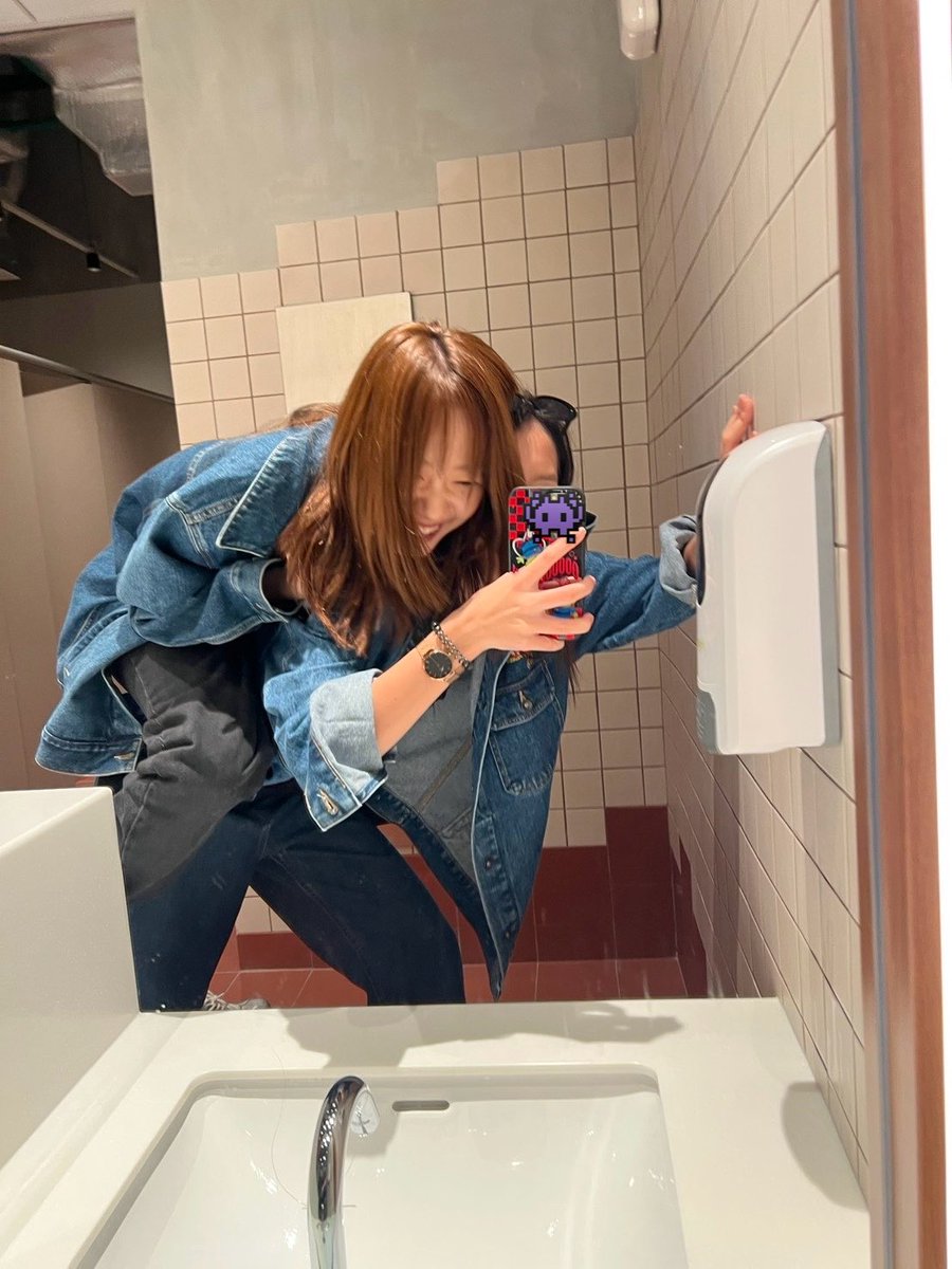 Ginggamm's tweet photo. เพื่อนหนูหลังเกือบหักค่ะ555555 https://t.co/7VI1X68scA