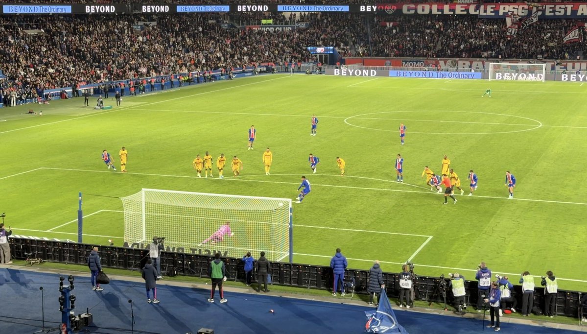 cedric_lgl's tweet photo. D’après ma VAR, on s’est fait douiller… 😅
#PSGLMFC https://t.co/4mGwJwjbCa