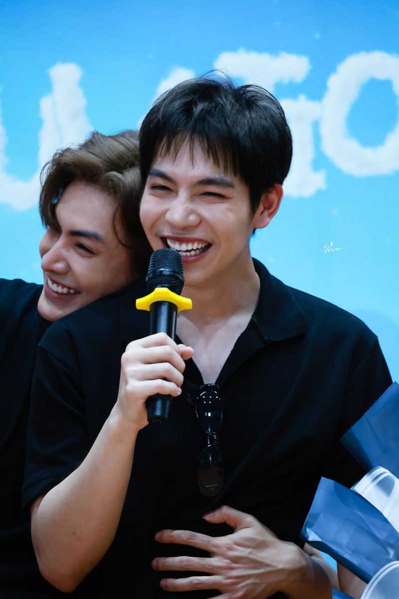 wen_still's tweet photo. Oct 8, 2026 | @Firstkpp @ChenRcj

This moment is full of joy 😆

KHAOTUNG JOP LAEW JAA

#KhaotungHappyGraduation 
#KHAOTUNGgraduation 
#Firstkanaphan #กองทัพของเฟิร์ส
#JoongArchen #จุงอาเชน https://t.co/u4GB11iEQL