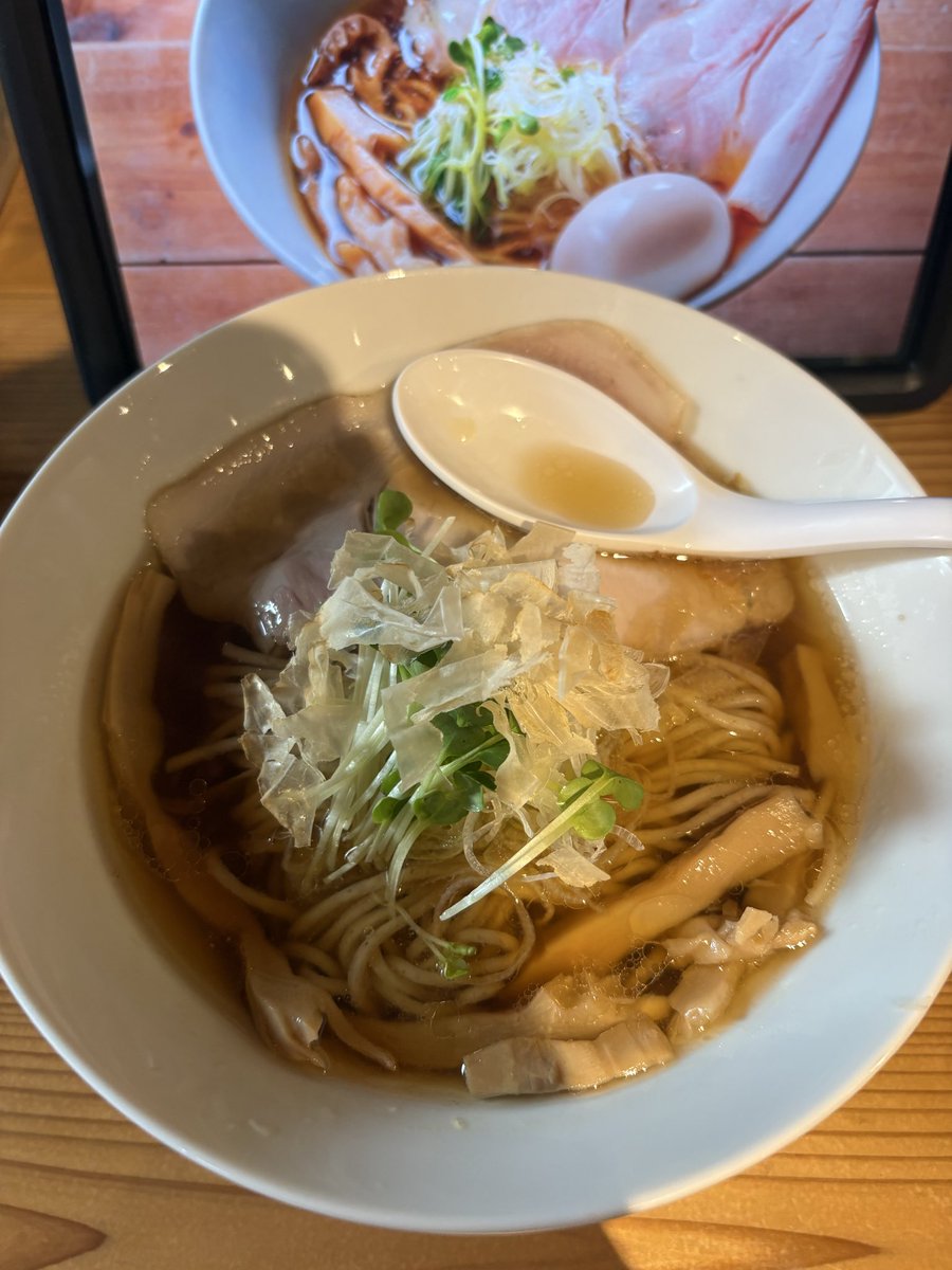 MW07299555's tweet photo. あっさりラーメン食べてきた！
鶏魚介スープで食べやすかった😄
あとなぜか
汗をかいてしもたw https://t.co/snTdbn91TD