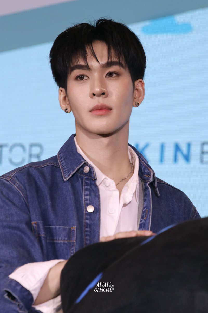 AUAUTNPOFC's tweet photo. อันนี้มันพี่เติร์ดนี่หน่าาาาาาาาา ✨️

AASMP AT FAMIE FEST
#SkinEditorFMFxAASMhiipraew 
@Auautnp #auautnp https://t.co/jdDtjTCP7h