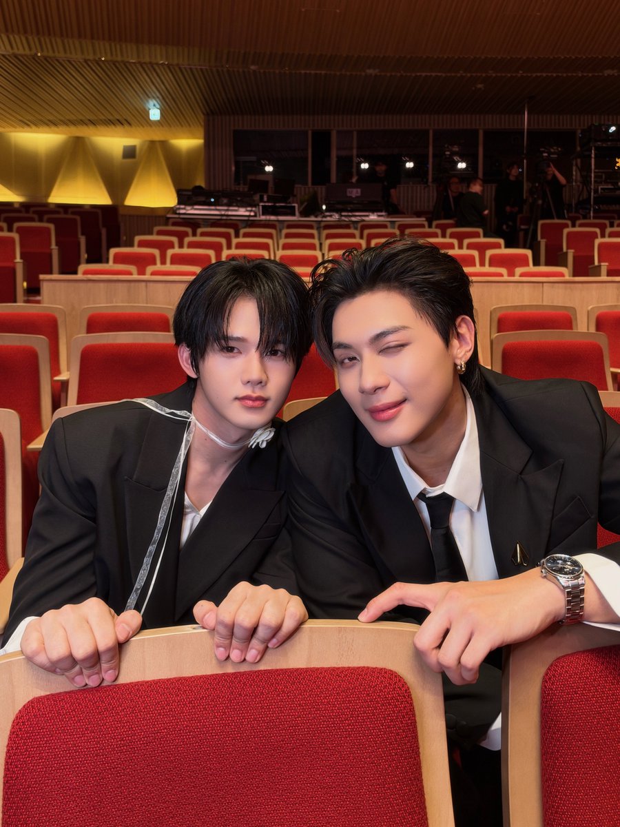PaybackSeries's tweet photo. 2nd Look 🖤✨

PAYBACK FAN MEETING IN TOKYO
#PAYBACKFanMeetinginTOKYO
#PAYBACKTheSeries https://t.co/M4BdtrRGAz