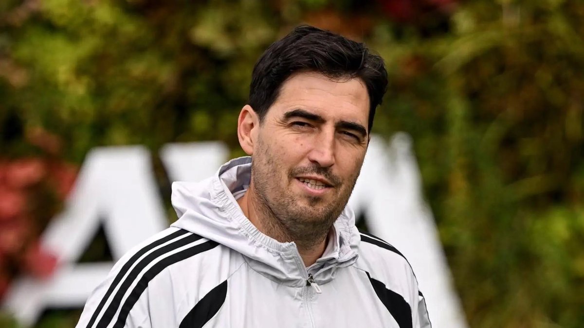 AnfieldPapers's tweet photo. [🟢] NEW: Andoni Iraola is set to use a 5 at the back formation vs Man City, with the lack of attackers being available.

(@JamesPearce) https://t.co/CvR7NqBCcM