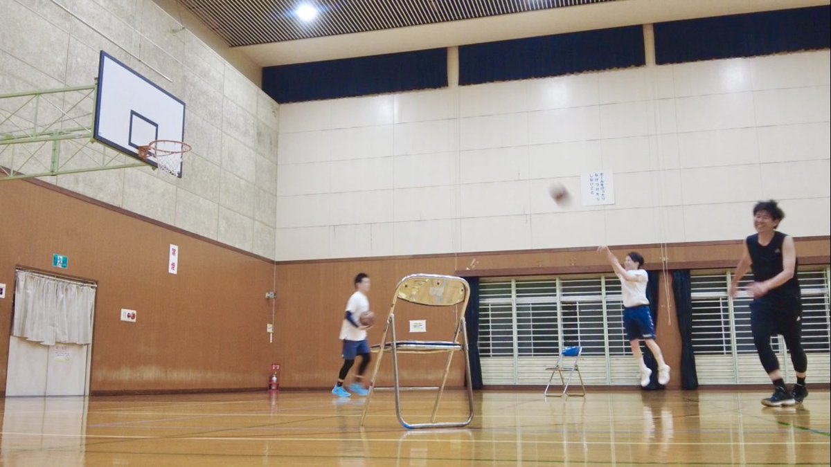 FCactive1's tweet photo. 【今日(10/11)のバスケ🏀】

1枚目→超初級おとバス練習会⛹️‍♀️
2枚目→おとバス・経験者合同練習⛹️‍♂️

今日も1日練習Dayでした😆 https://t.co/QA8Xkk724w