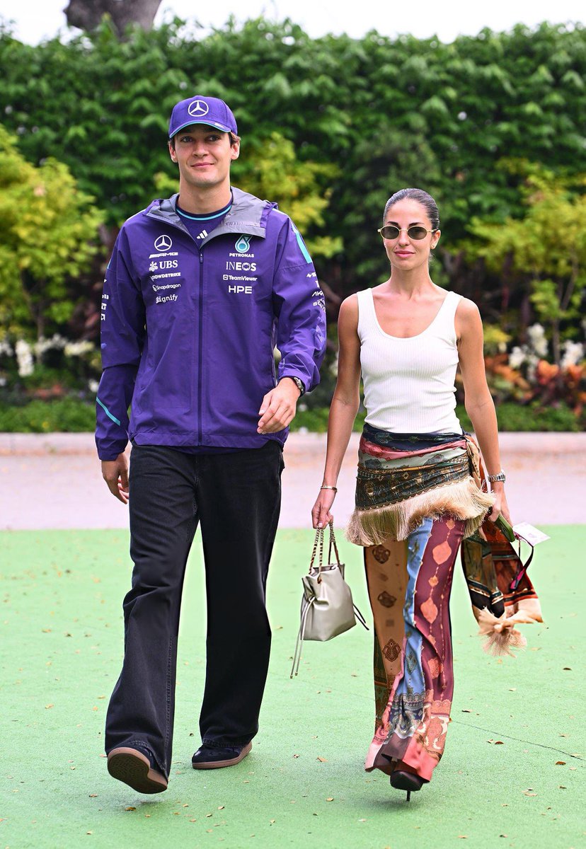 russyrax's tweet photo. George with Carmen! and her outfit 😍 https://t.co/OnE4gBjB5J