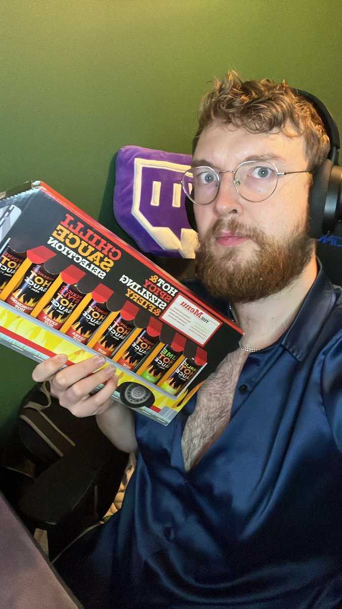 ConnorSparkyy's tweet photo. We are on the FRONT PAGE today!
Every time I die I have to eat a hot sauce… https://t.co/nRGGynUhFn