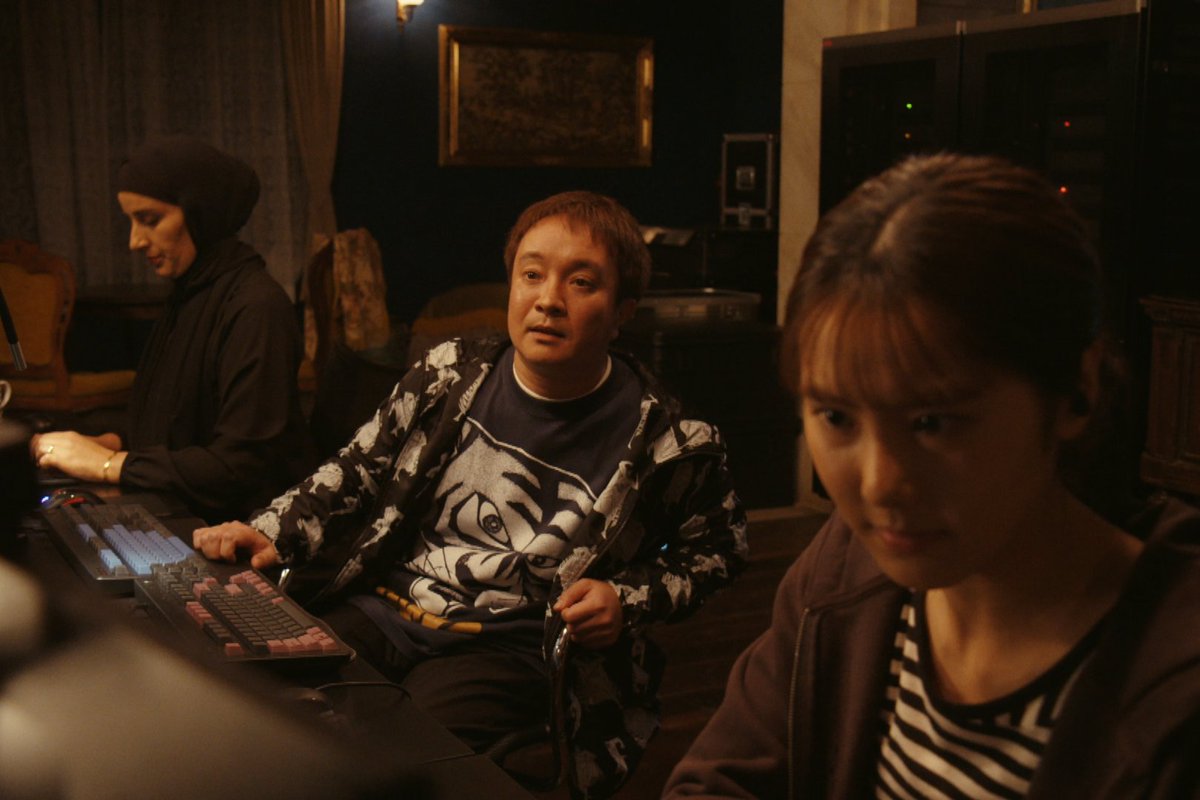 TBS_VIVANT's tweet photo. 🔴 #VIVANT 放送中 ⚫️

3人のハッカーによる連携技で
爆破作戦開始💣

#VIVANTep20 https://t.co/s7kHq0Qs9s