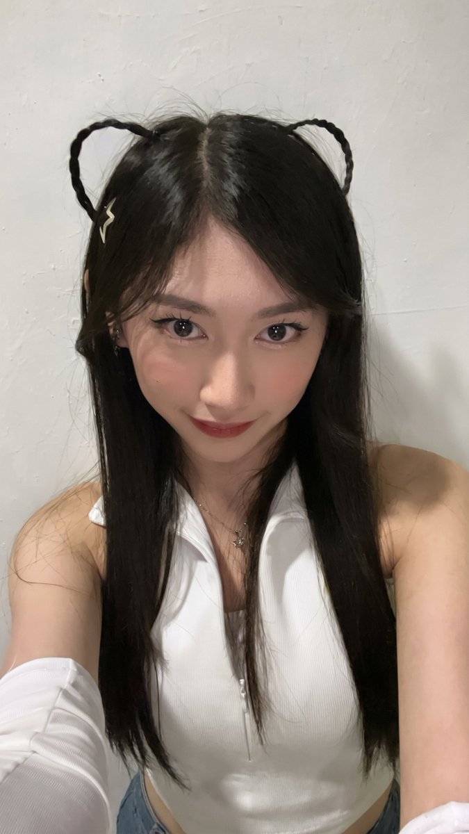 Mioyeng14's tweet photo. Jessi https://t.co/xXdN0SPkmt