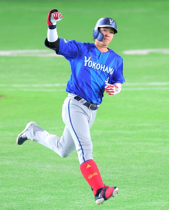 gnomotoke's tweet photo. 【DeNA】3年連続CSファイナル進出！度会先頭打者＆2打席連続V弾 佐野適時打 戸柱盗塁阻止＆追加打 牧2戦連発 石田裕5回1失点（TBS NEWS DIG Powered by JNN）-Yahoo!ニュース https://t.co/25gDbazJZR

DeNAは巨人に競り勝ち、2勝0敗で3年連続のCSファイナルステージへの進出が決まった。 https://t.co/fq9vr7I33N