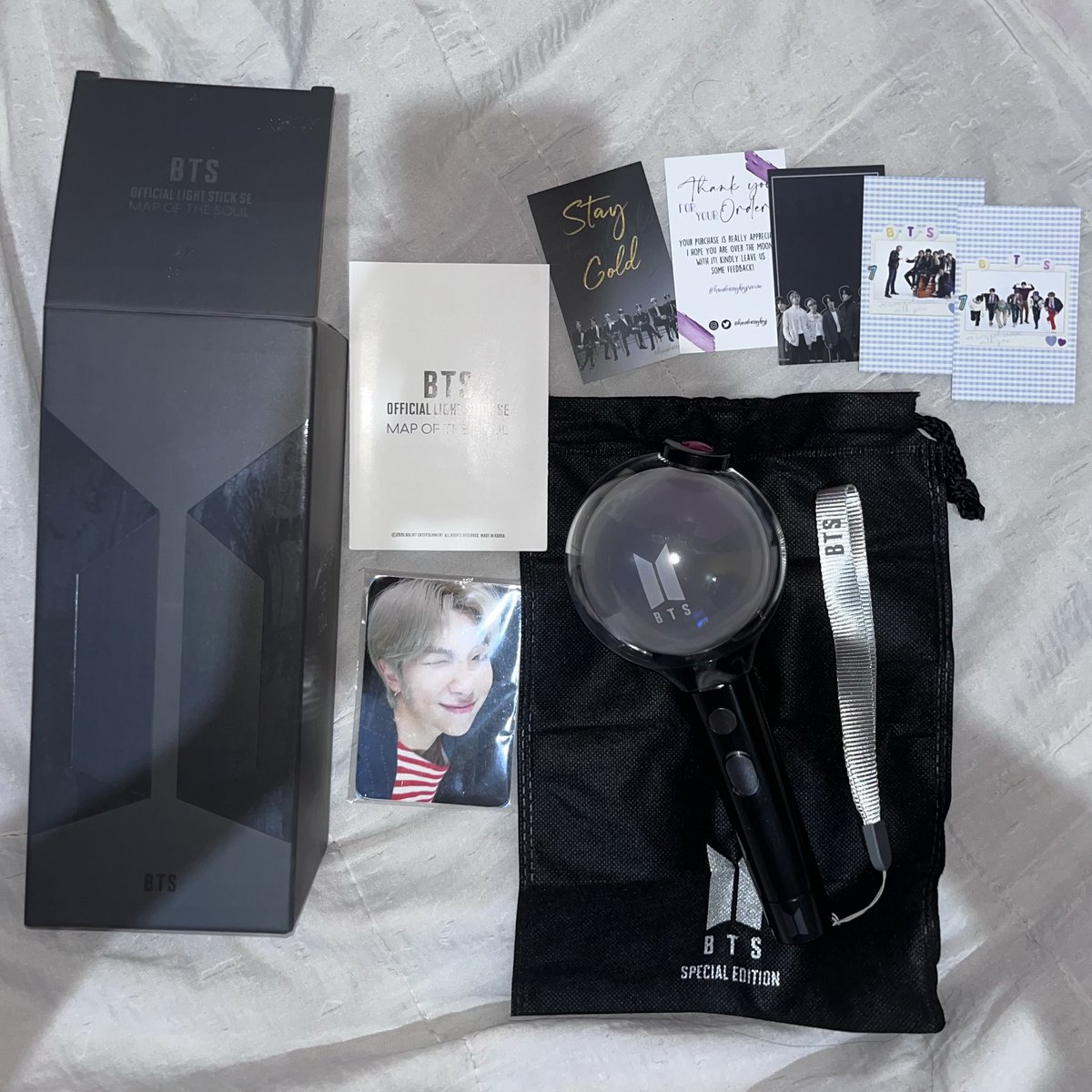 mniadeltessa's tweet photo. Wts Lightstick SE BTS
• full set
• good condition (tidak pernah dipakai sama sekali, hanya dibuka waktu unboxing)
• bisa 🍊
• price 450k
#bts #BTS_WORLDTOUR_ARİRANG #army #lightstickSE #lightstickBTS #BTS #BTS_ARİRANG https://t.co/VJjYQKyjO8