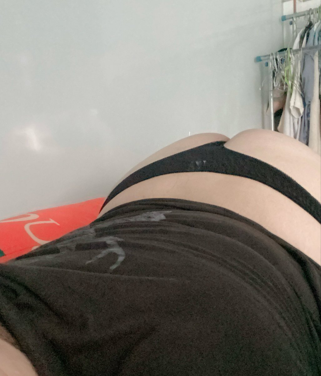 SiuChubbykiwi's tweet photo. Baybi e thích doggy 🥴 https://t.co/7FMCABA3Ax