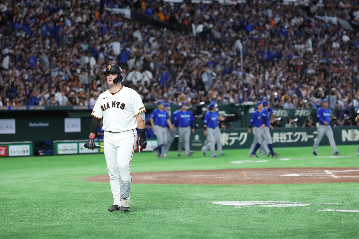 TokyoGiants's tweet photo. 【九回裏】巨人 1-4 DeNA

走者を出すことができず、敗戦。 https://t.co/lgi2E5iynY