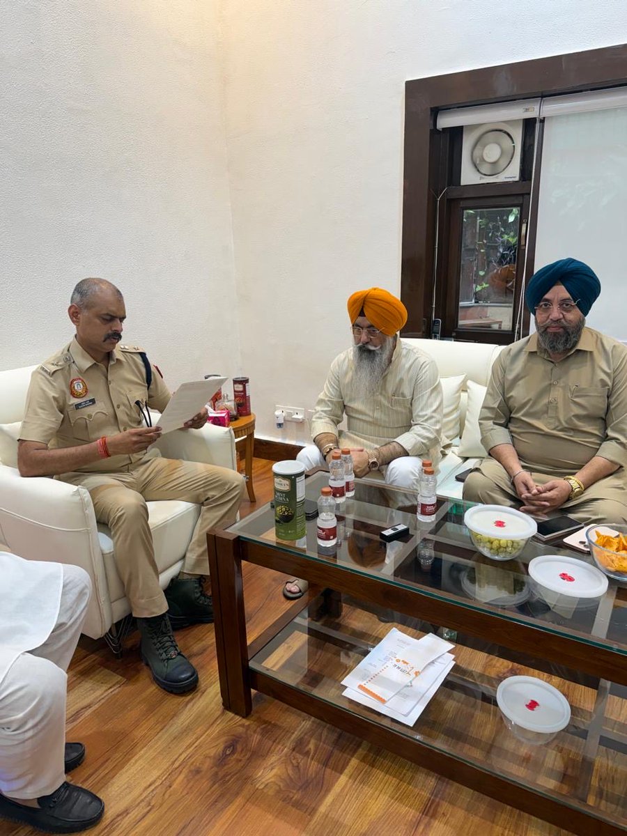 hskalka's tweet photo. Today, I filed a formal complaint at the DCP Office, Parliament Street, against Arvind Kejriwal and his associates over the incident at Gurdwara Bangla Sahib and the circulation of misleading videos to malign Guru Ghar and its management
#BanglaSahib #cjpprotest @DCPNewDelhi https://t.co/Niwu6judUK